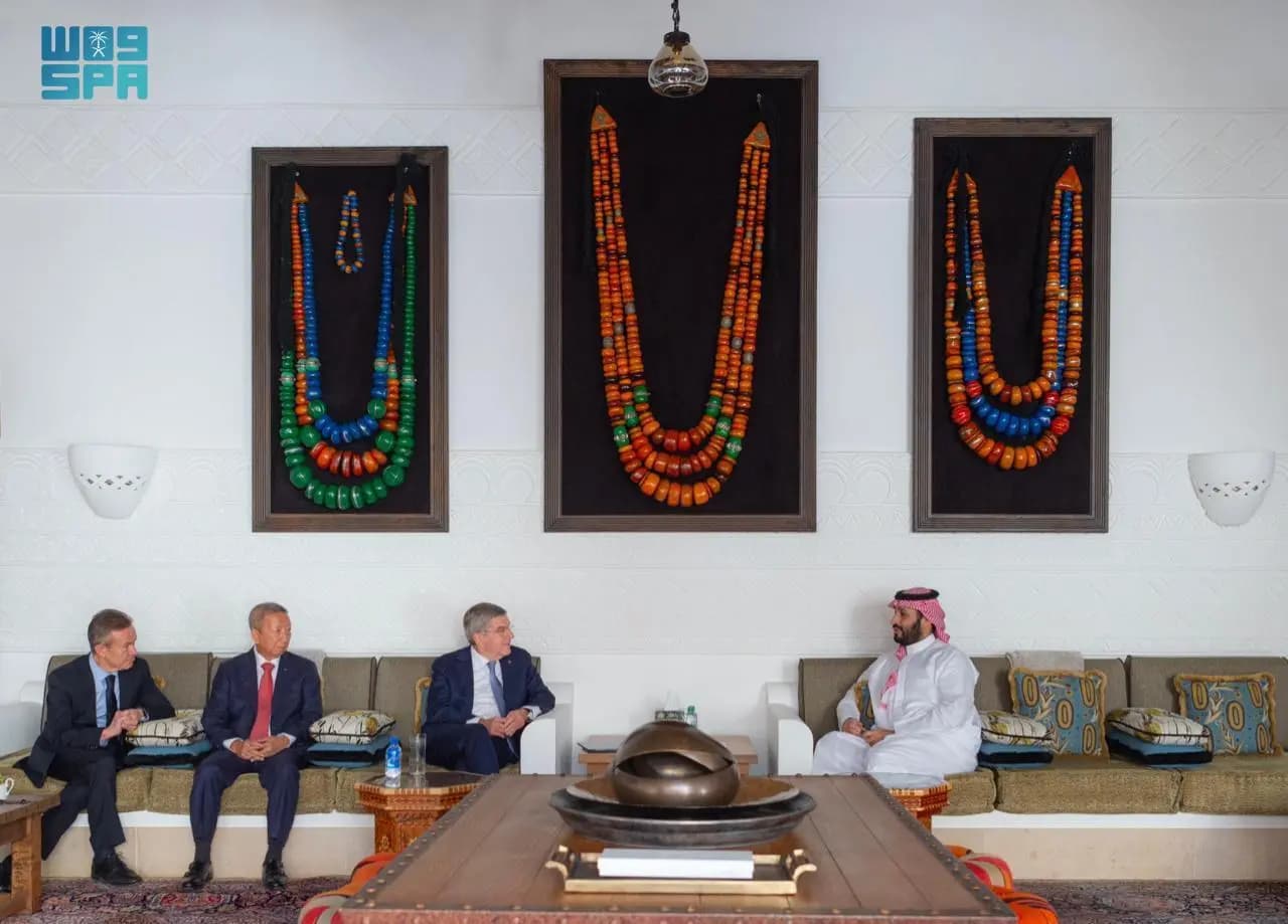  ولي العهد يلتقي رئيس اللجنة الأولمبية الدولية