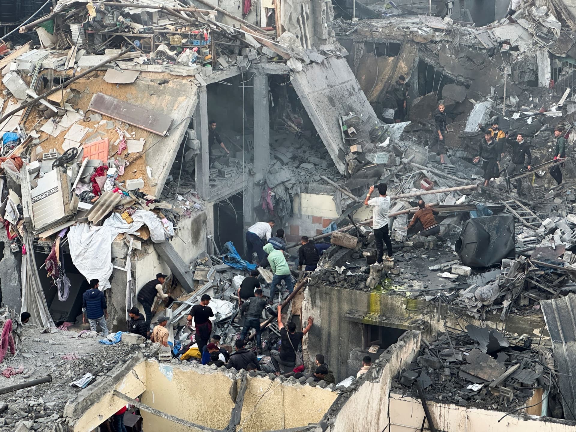 وسط أنقاض غزة .. حكايات لا تروى