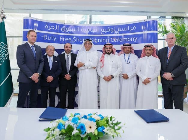 "مطارات جدة" توقع اتفاقية لتشغيل "السوق الحرة" بمطار الملك عبدالعزيز الدولي مع شركة "هاينمن" العالمية