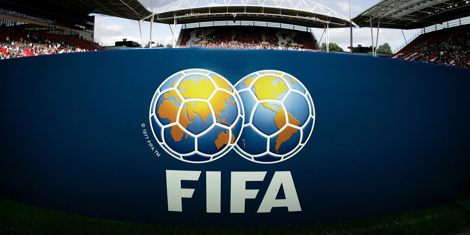 "فيفا": 888 مليون دولار دفعتها الأندية للوسطاء في 2023