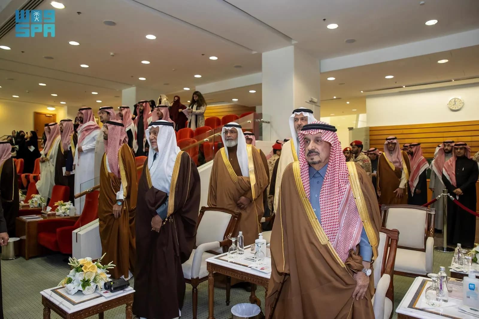 أمير الرياض يحضر أولى السباقات الكبرى على كأسي ولي العهد
