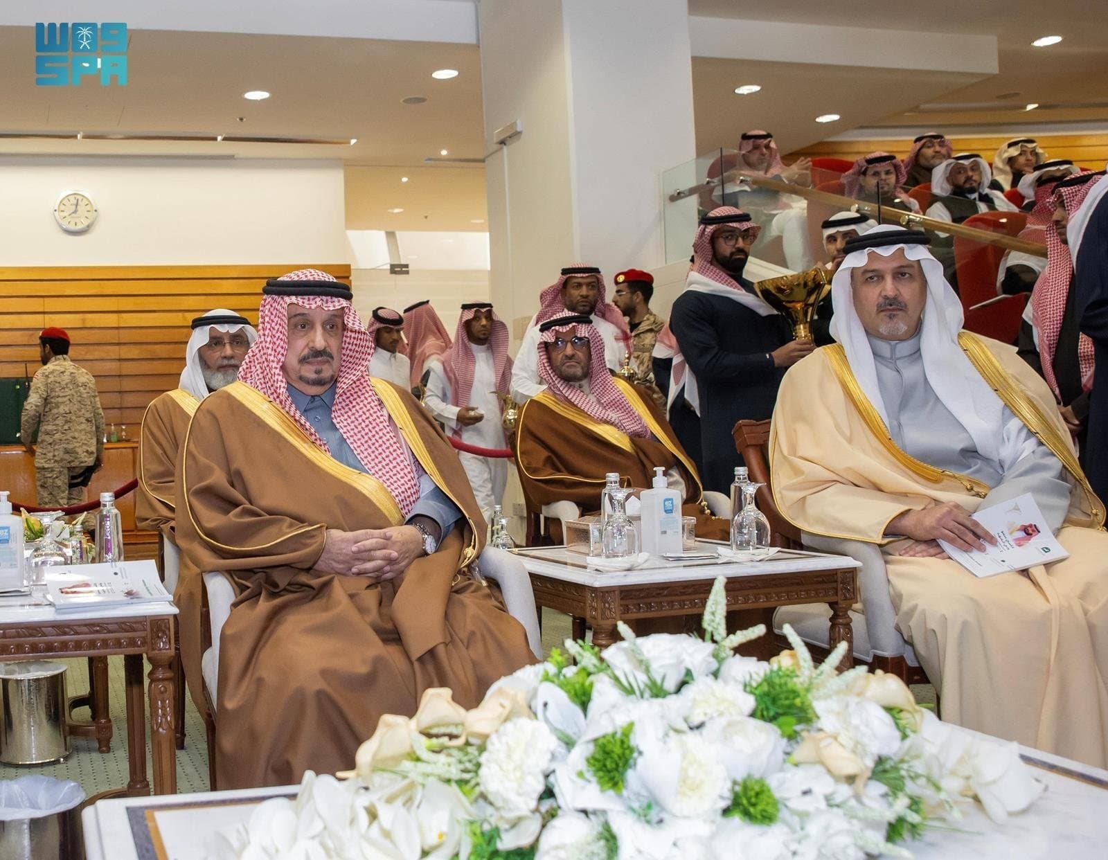 أمير الرياض يحضر أولى السباقات الكبرى على كأسي ولي العهد