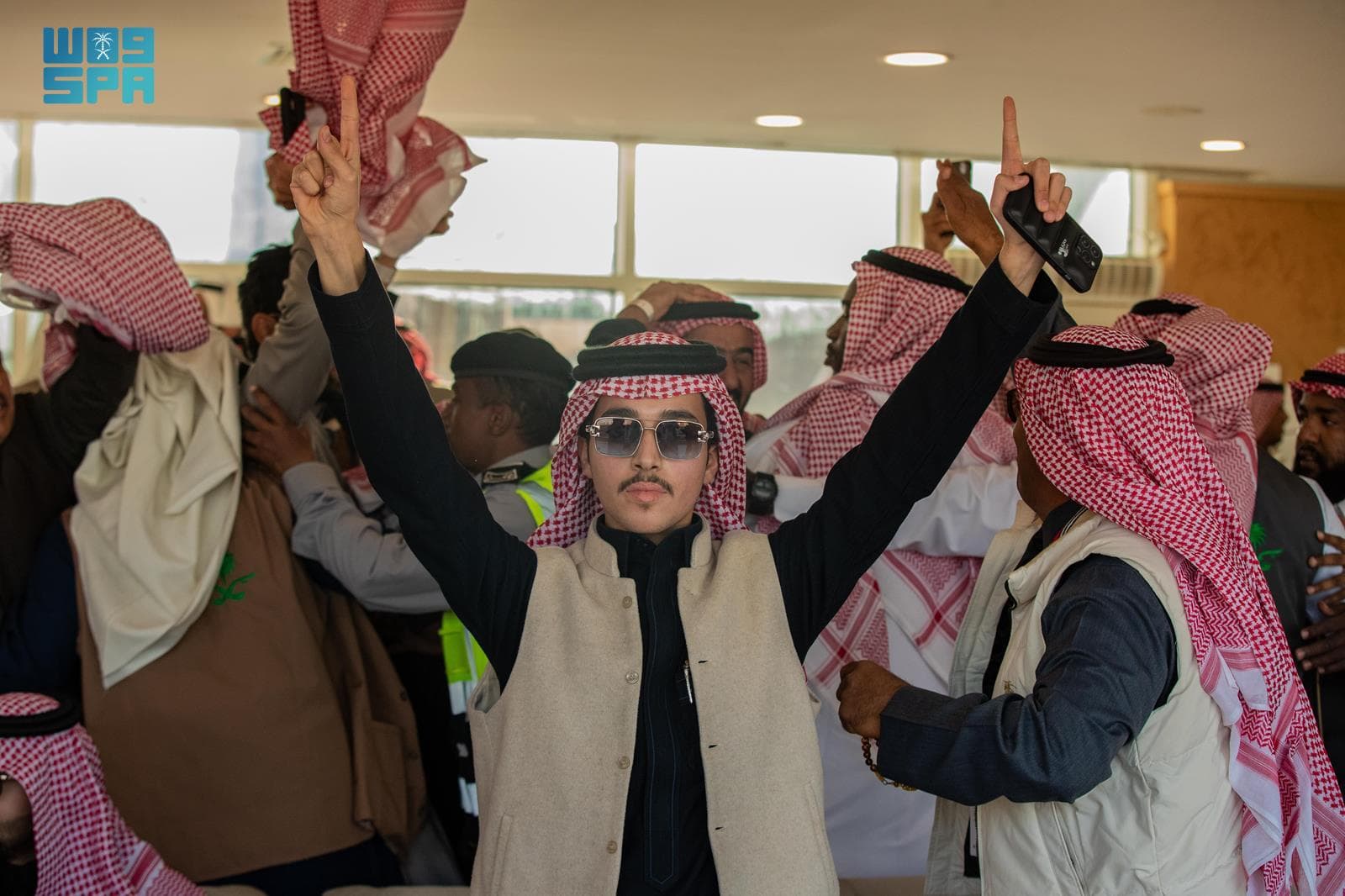  "الشريع" يخطف شوط بيرق الموحد للون الصفر في مهرجان الإبل