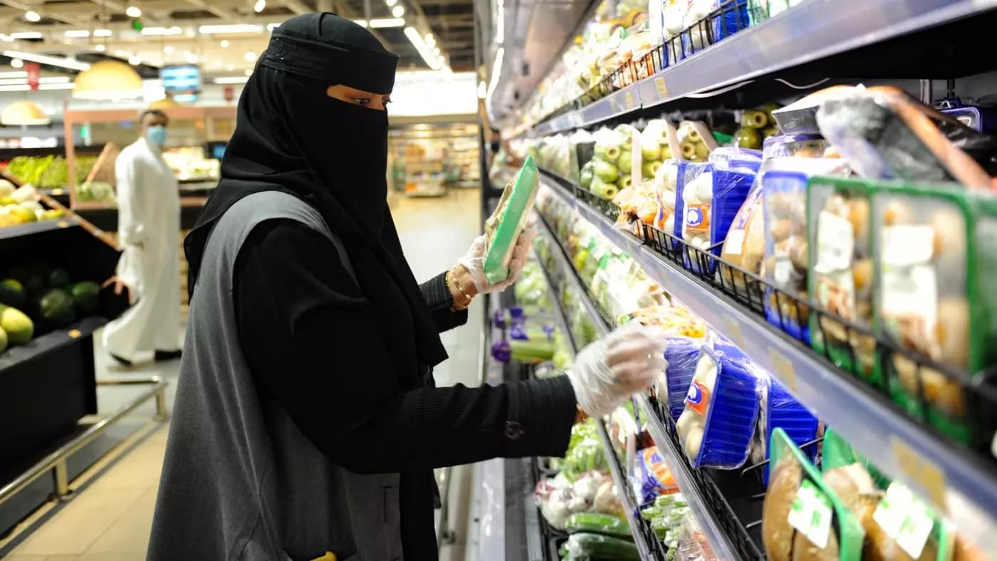 إنفاق المستهلكين في السعودية يواصل نموه السنوي.. 111.5 مليار خلال نوفمبر