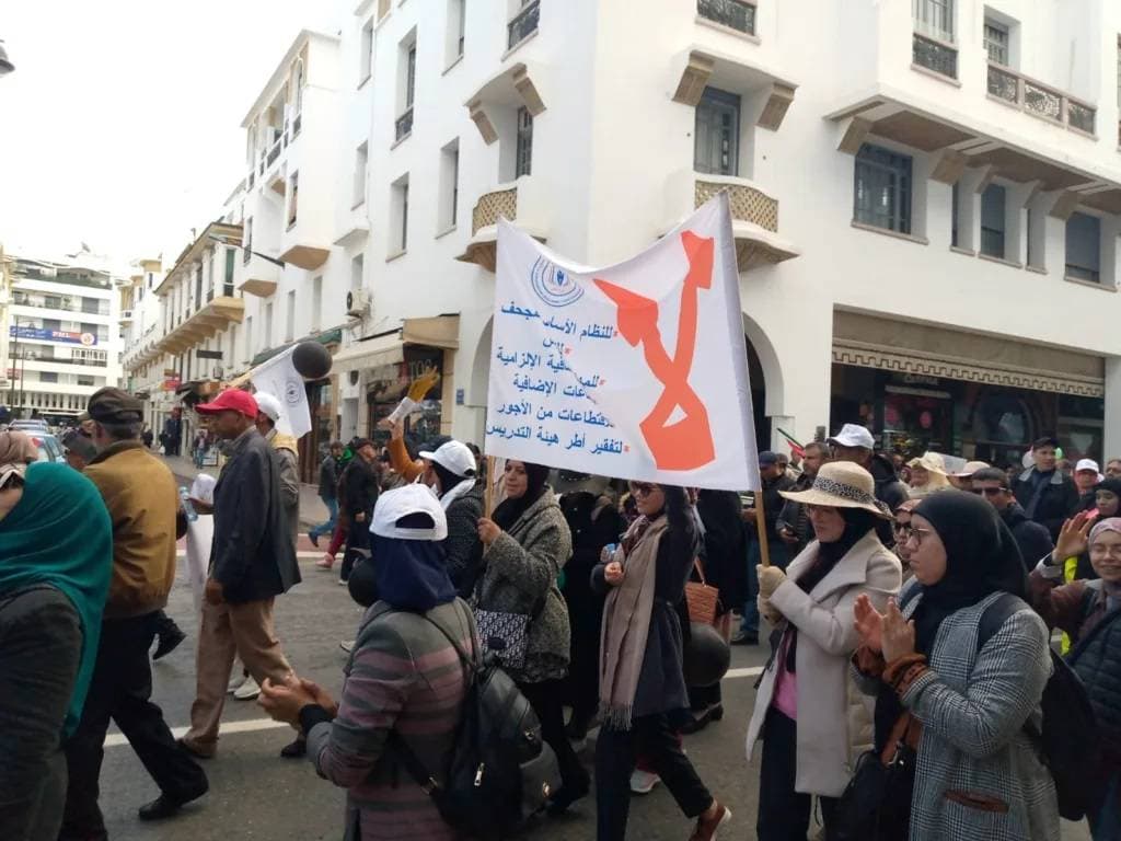 إضرام النار في قطارات احتجاجا على نظام التجنيد الجديد في الهند