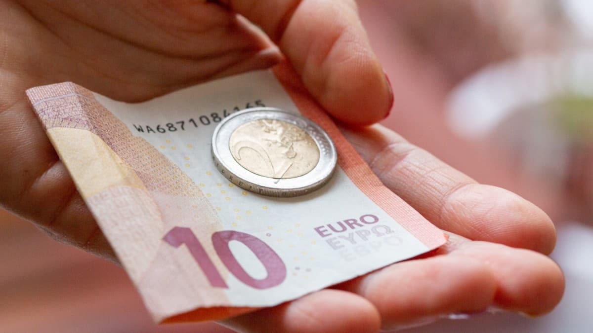 "استطلاع" .. توقعات بزيادة قوية للأجور في ألمانيا العام المقبل 