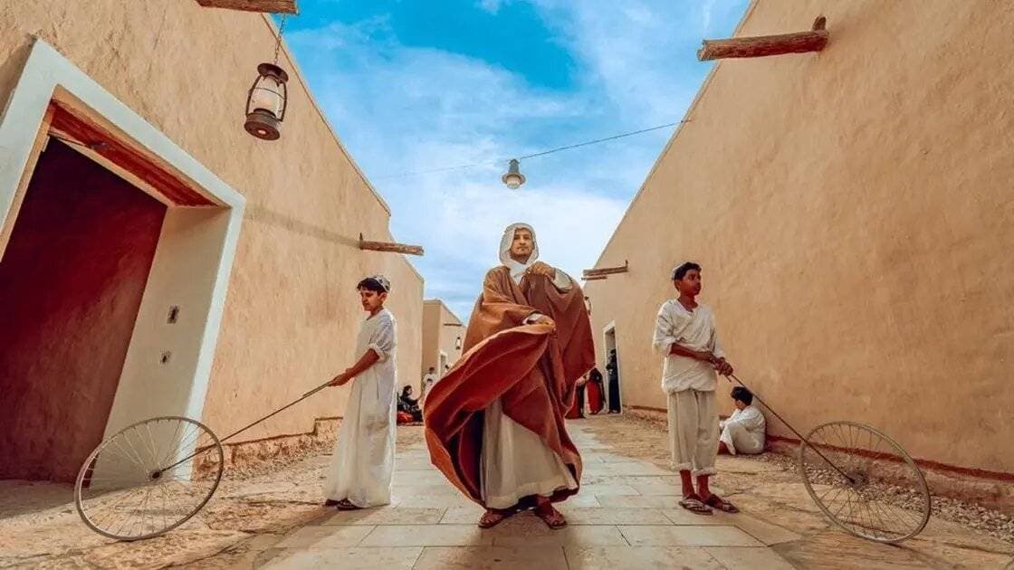 تتميز هوية الموسم لهذا العام بروزنامة ثقافية