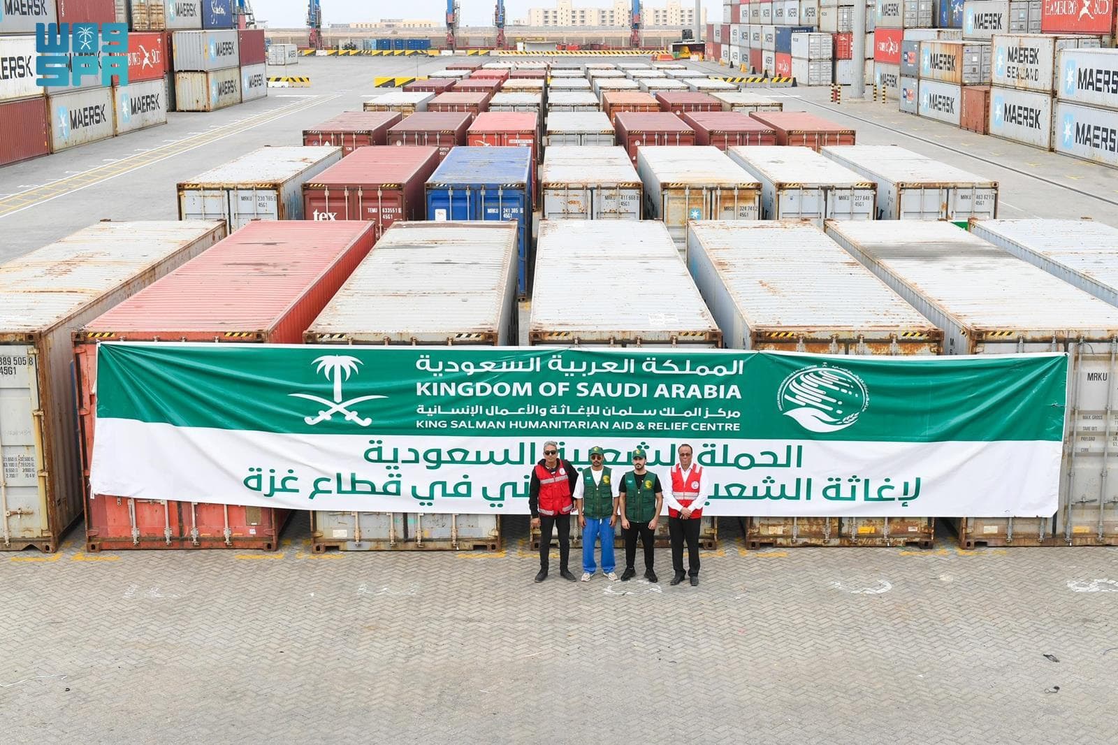 باخرة سعودية ثالثة تحمل 300 حاوية من المساعدات تصل بورسعيد تمهيدا لنقلها إلى غزة