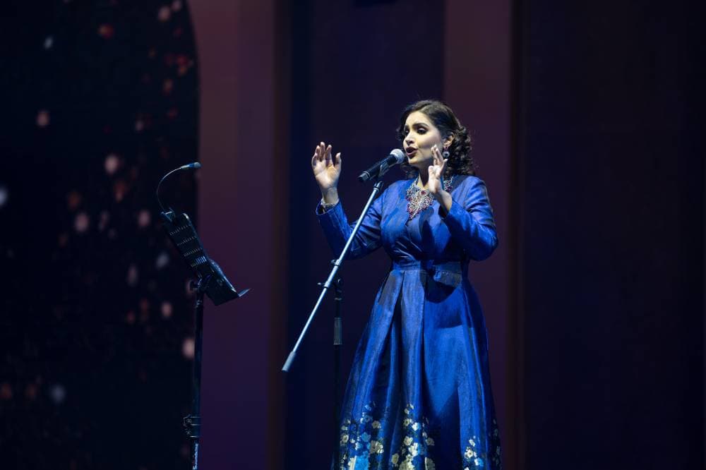 عروض غنائية.