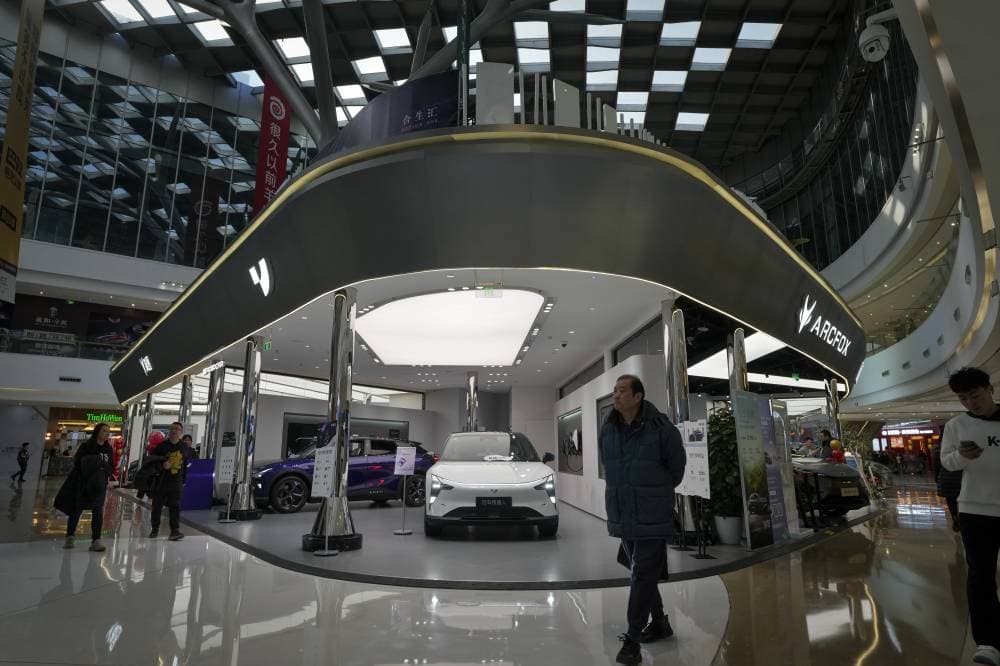 مستوى قياسي لصادرات الصين من السيارات .. 4.9 مليون مركبة بزيادة 58 % في عام