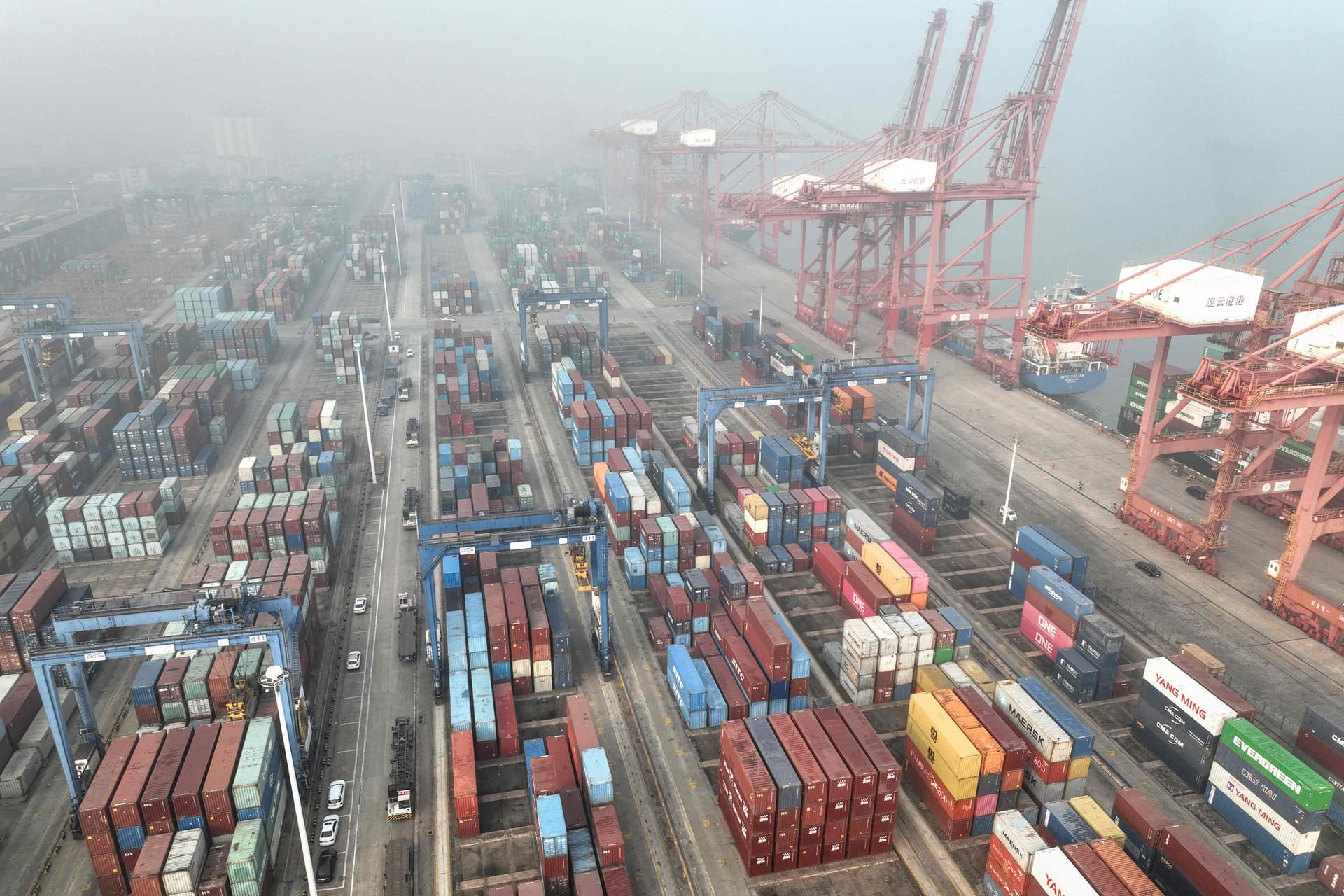 أسعار شحن الحاويات تقفز بسبب اضطرابات البحر الأحمر