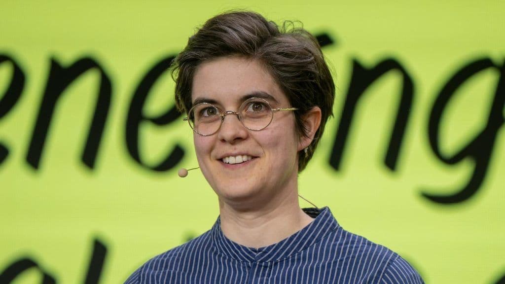 للهروب من مستنقع الأثرياء .. وريثة نمساوية تتبرع بـ 25 مليون يورو