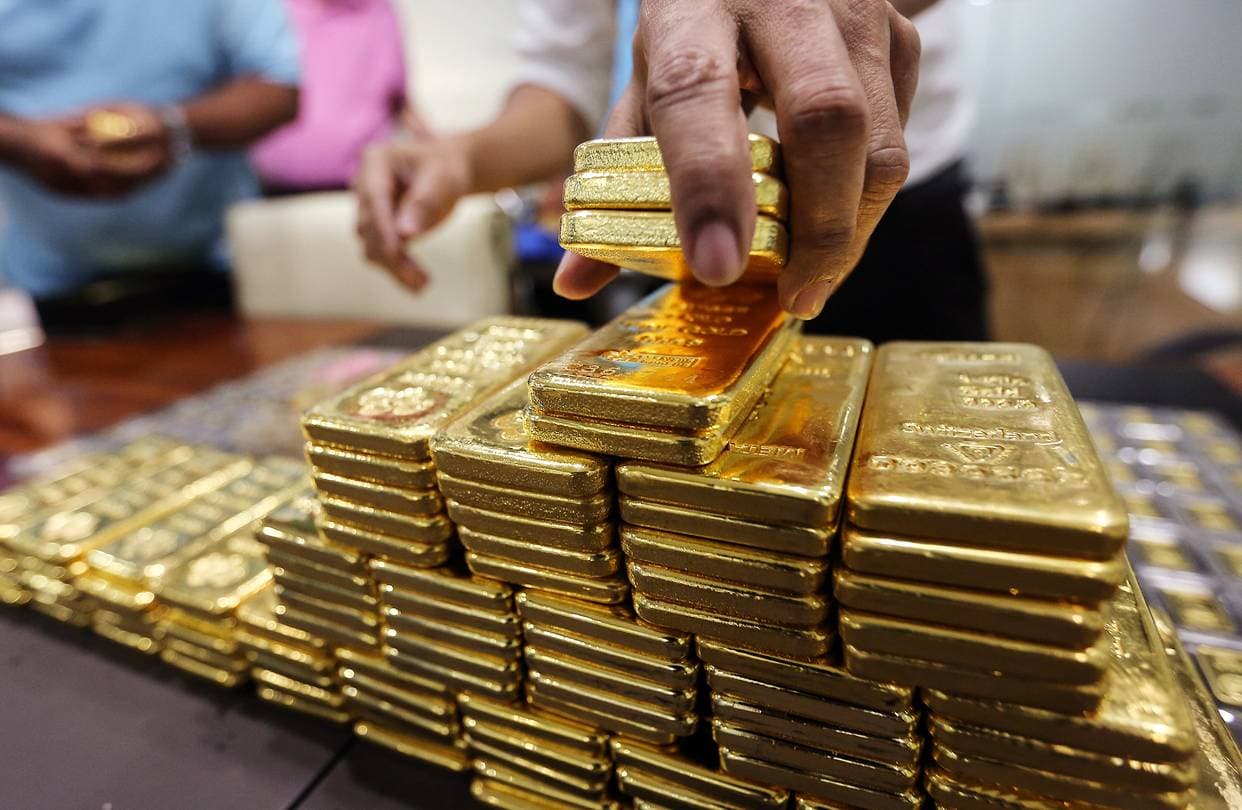 الذهب يفقد بريقه مع تلاشي توقعات خفض أسعار الفائدة قريبا 