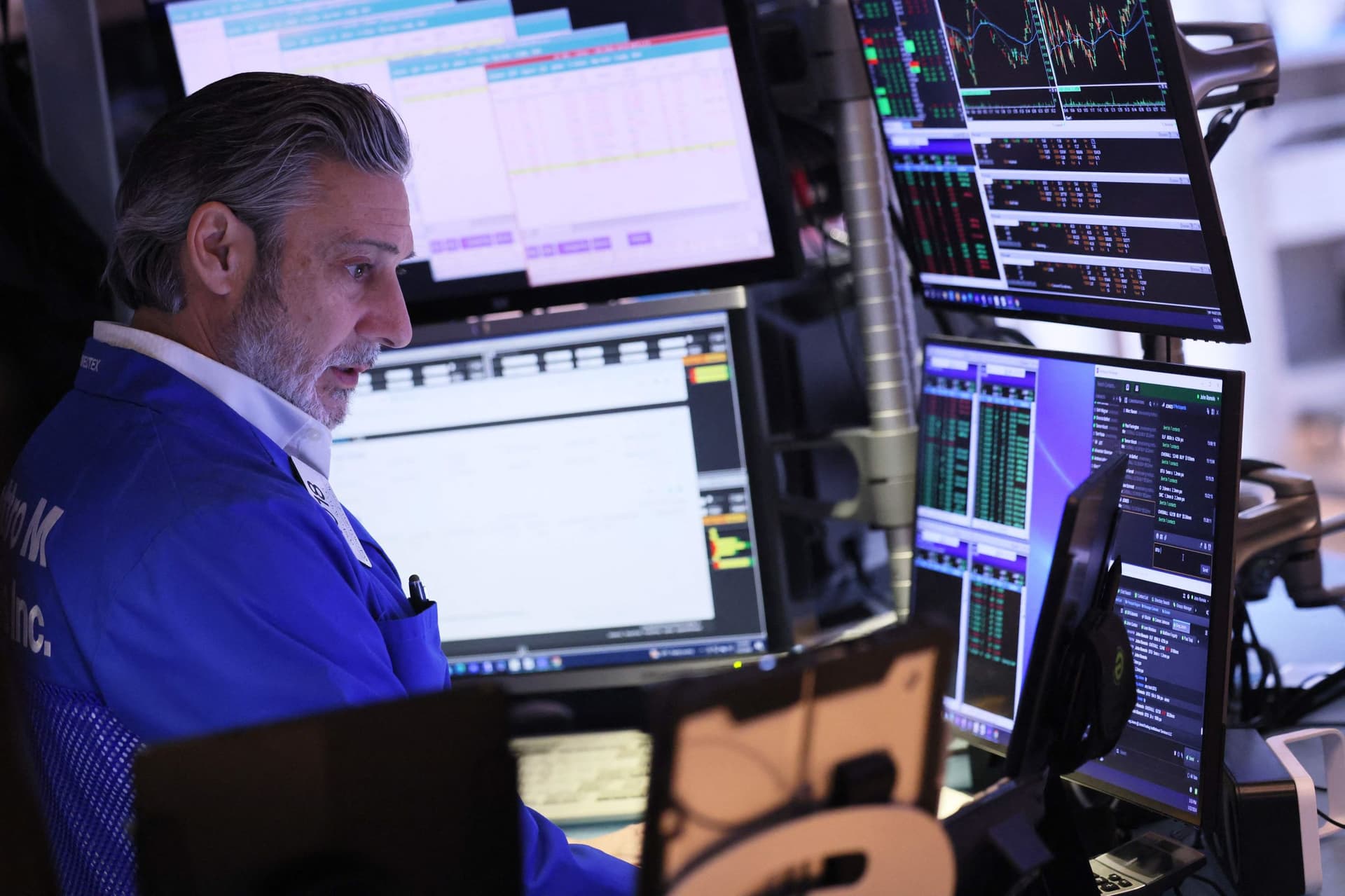 تباين مؤشرات «وول ستريت» مع تقييم أرباح الشركات وترقب بيانات اقتصادية