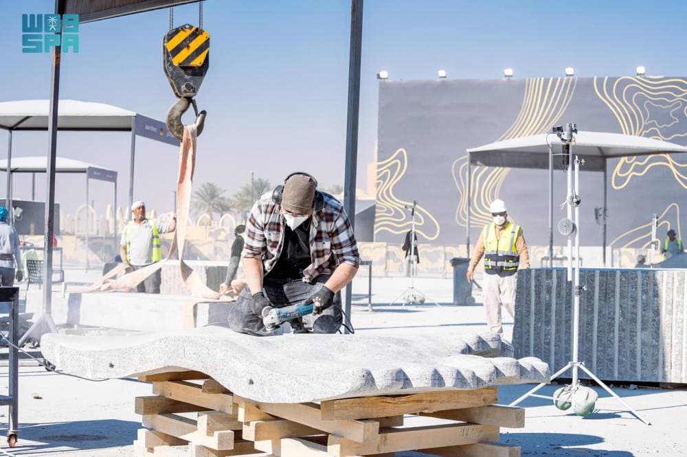 يشارك فيها 30 فنانا من 20 دولة .. ملتقى طويق للنحت في 14 يناير