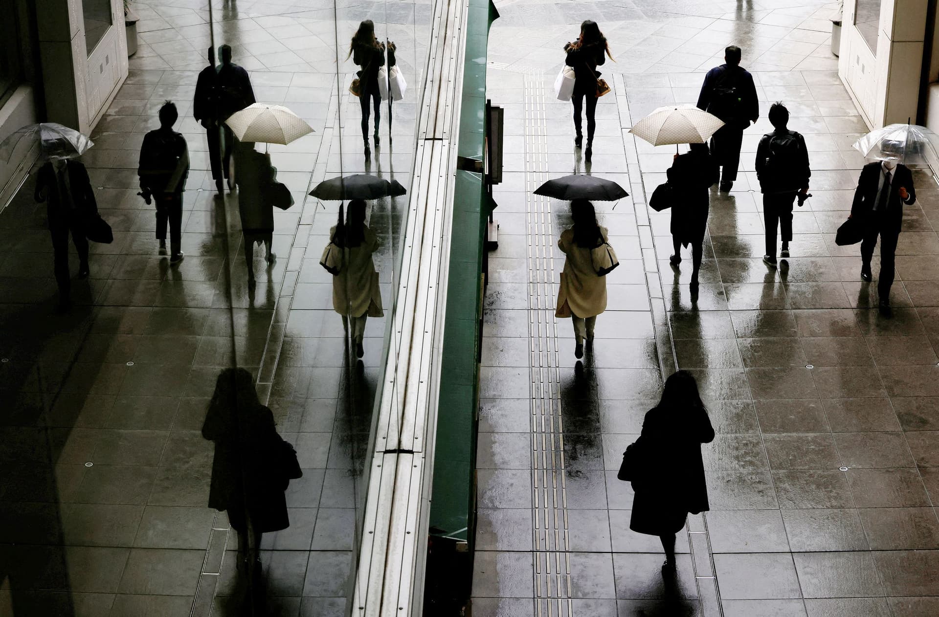 880 ألف أجنبي يحملون تصاريح الإقامة الدائمة في اليابان."رويترز"