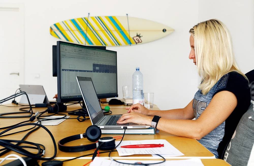 الاتجاه نحو العمل من المنزل عرض سوق العقارات في هذا المجال للضغوط. «رويترز»