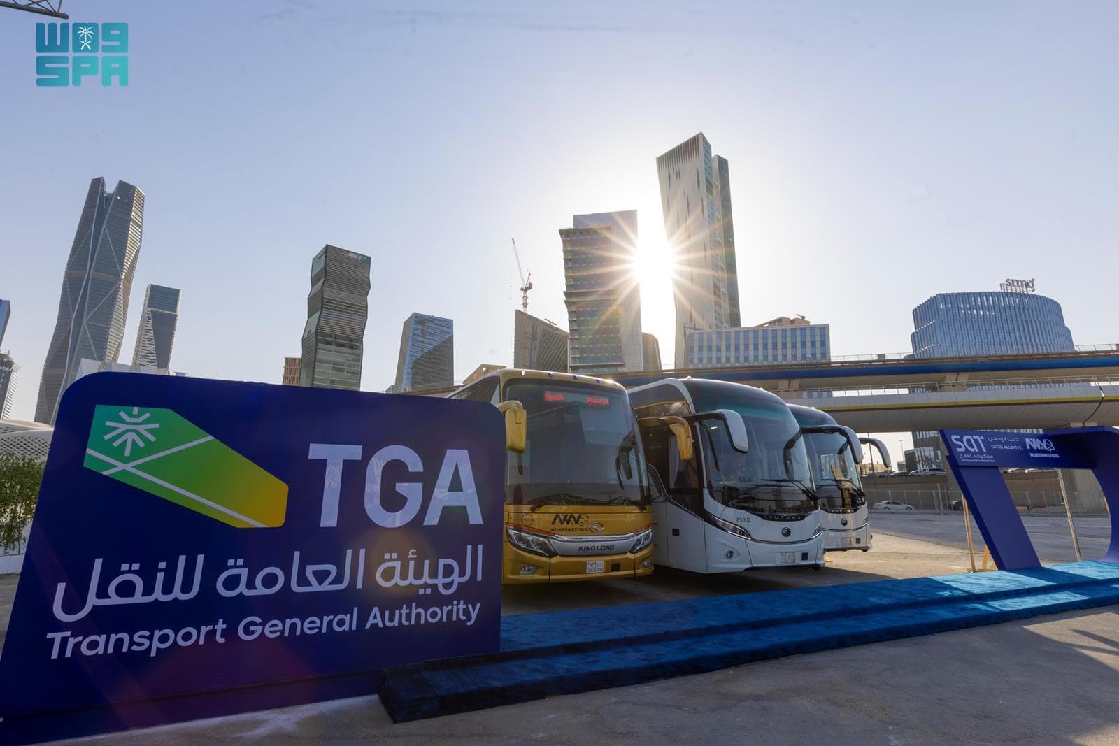 هيئة النقل لـ "الاقتصادية": أسعار تنافسية للتنقل بالحافلات من المطارات وعقوبة جديدة بحجز المركبات المخالفة إضافة للغرامات المالية