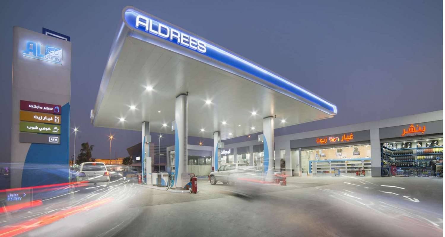 تحركات أسعار النفط بين شد وجذب .. مخاوف نقص الإمدادات وتراجع الطلب على الوقود