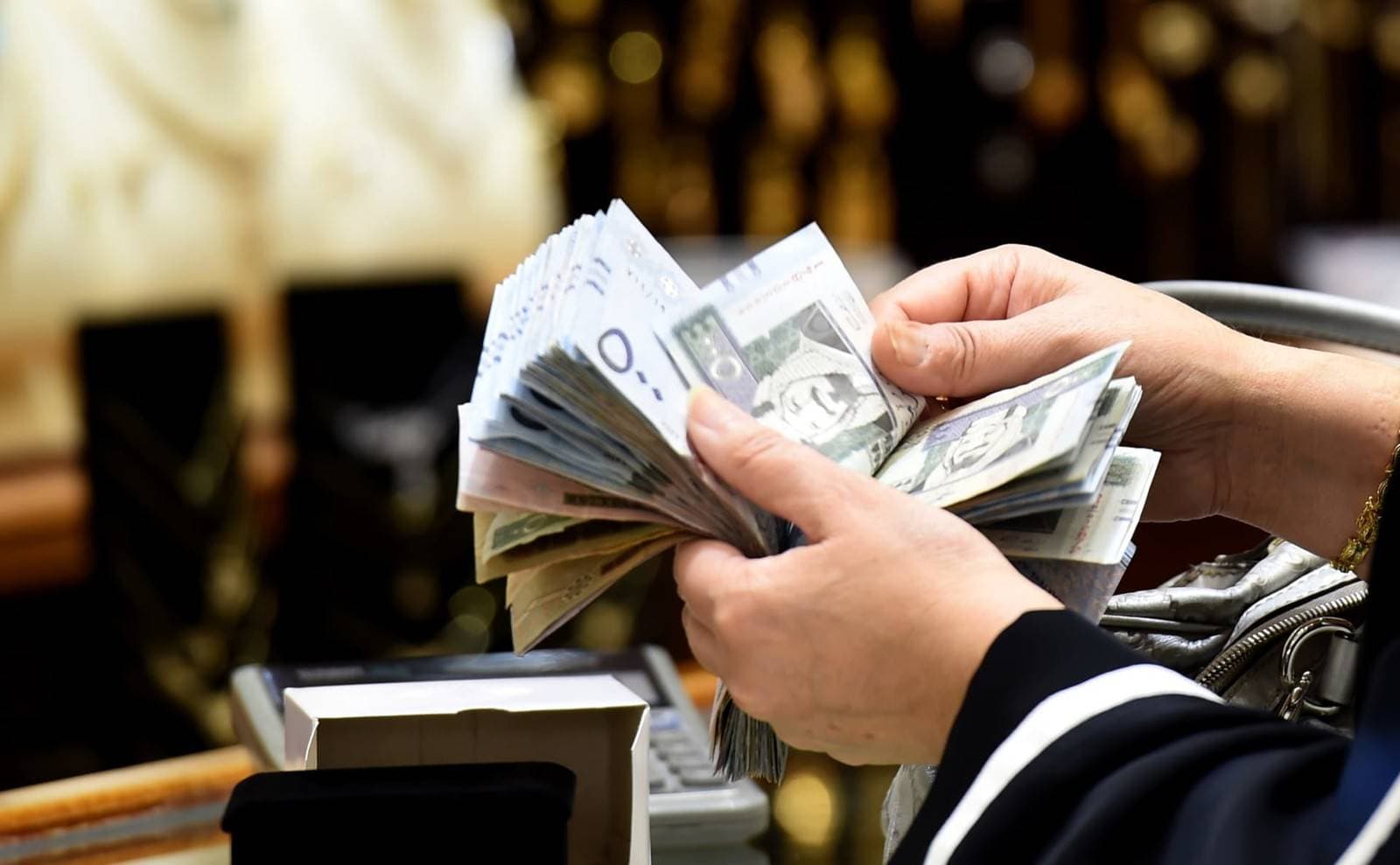 صعود عرض النقود ن1 في الأسبوع المنتهي يوم 22 فبراير 0.41 %. "الفرنسية"