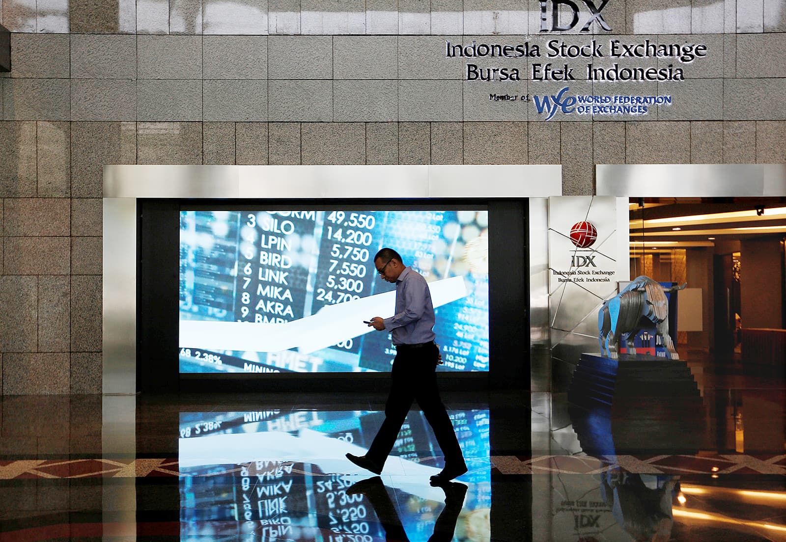 قطاعات "رأس الحربة" تقود البورصة الإندونيسية إلى الانتعاش وتقفز بقيمتها السوقية 23 % في عام