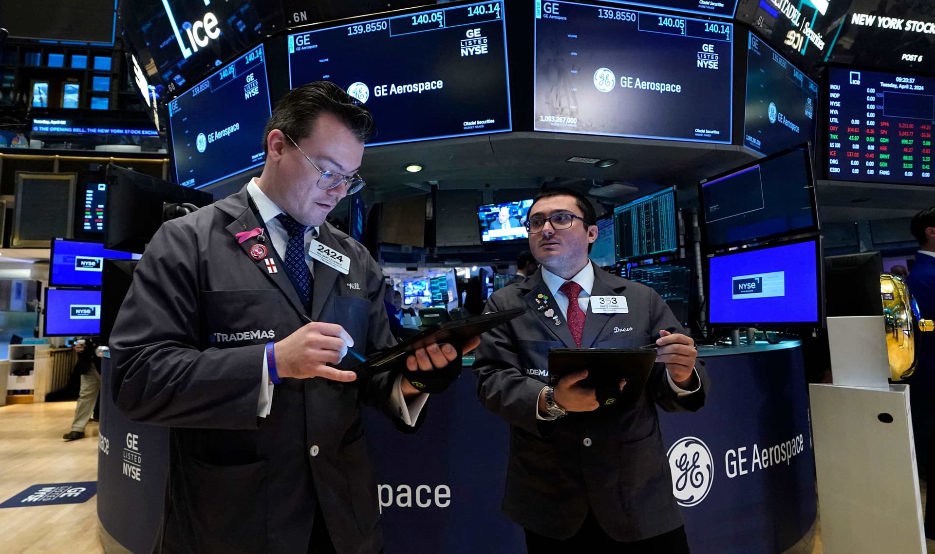 مؤشرات وول ستريت تتراجع مع انخفاض سهم تسلا والتركيز على توقيت خفض الفائدة