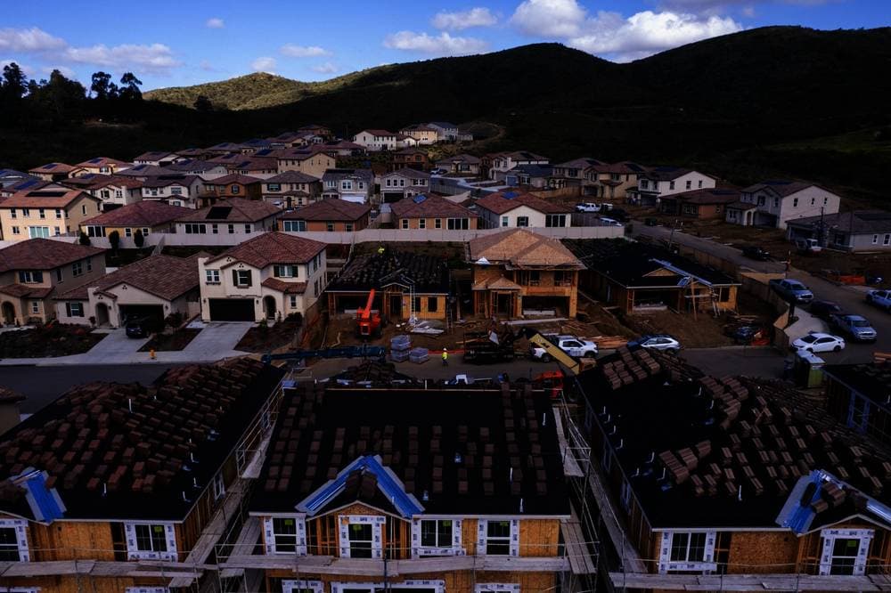 نمو المبيعات المؤجلة للمساكن في أمريكا بنسبة 4.3 % خلال الشهر الماضي