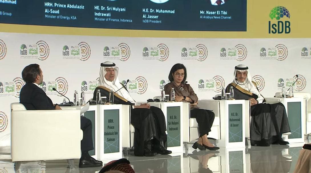 وزير الطاقة خلال جلسة حوارية على هامش الاجتماعات السنوية لمجموعة البنك الإسلامي للتنمية.
