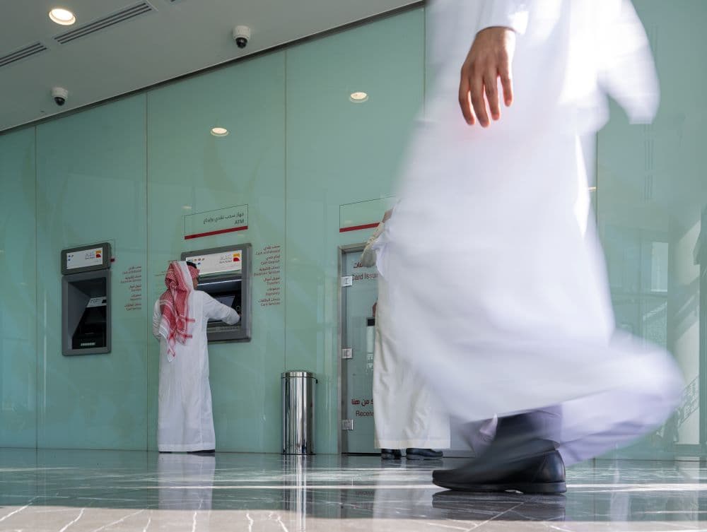 ارتفعت ودائع المصارف السعودية المدرجة البالغ عددها 10 بنوك إلى 2.620 تريليون ريال. تصوير: يوسف الدبيسي - الاقتصادية