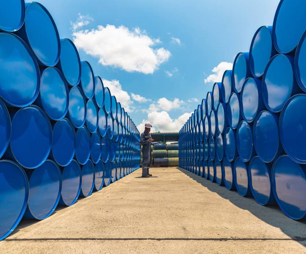 يتوقع أن يكون الطلب على النفط في الصيف قويا بسبب توقعات ارتفاع استهلاك وقود وسائل النقل. المصدر: رويترز