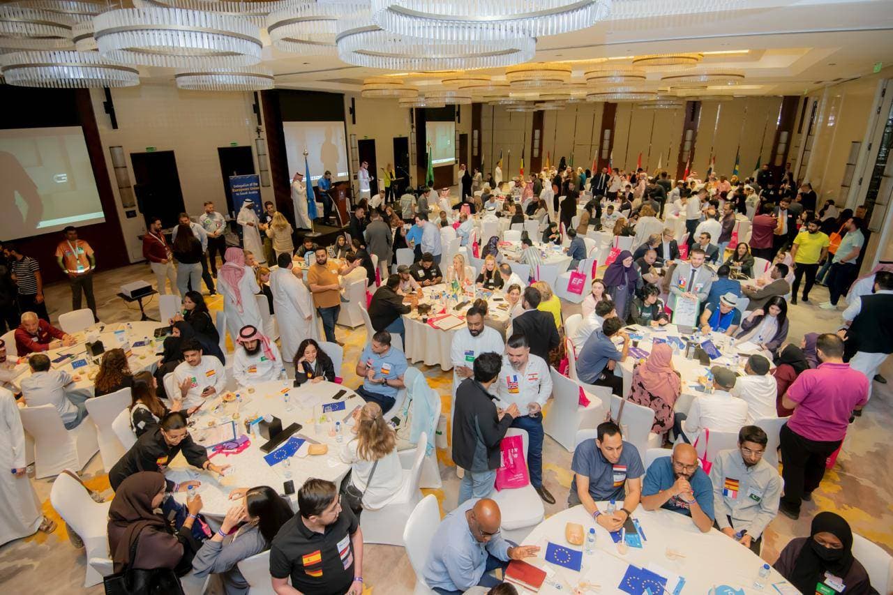 يستمر شهر أوروبا في الفترة من 9 مايو إلى 9 يونيو.