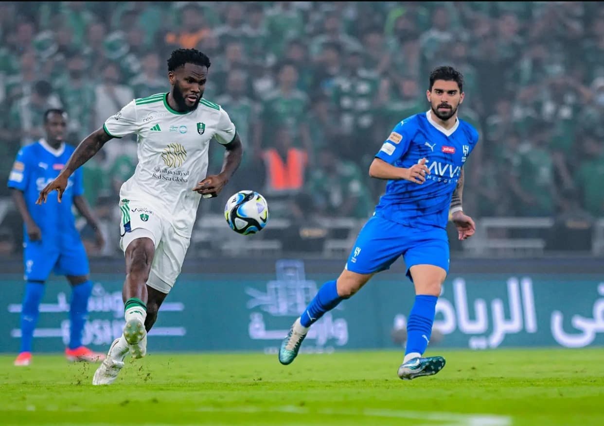 البرتغالي روبن نيفيز والعاجي فرانك كيسيه من نجوم دوري روشن السعودي. «واس»