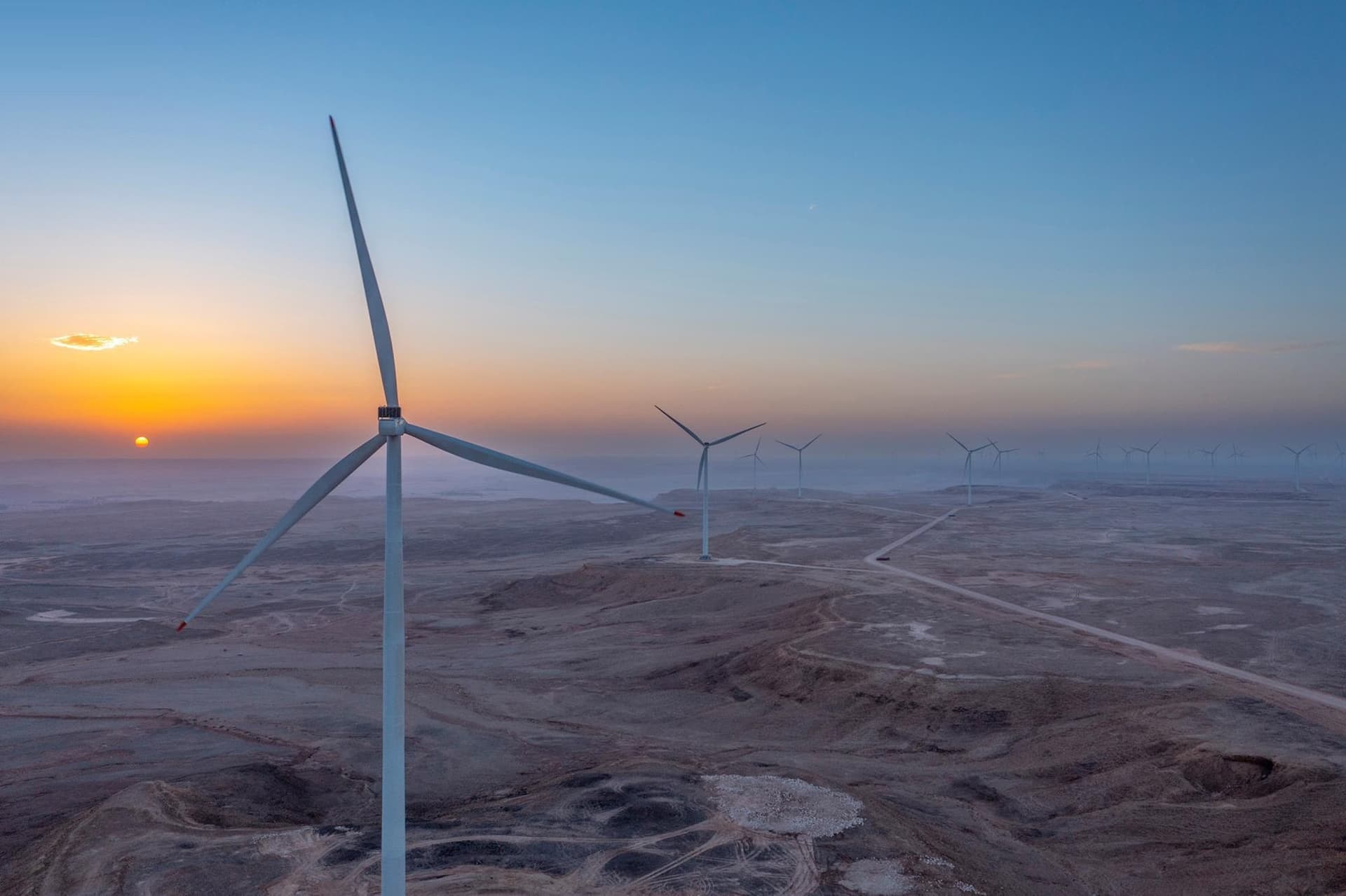 إطلاق 23.7 جيجاوات للاستفادة من مصادر الطاقة المتجددة في إنتاج الكهرباء بنهاية 2023. المصدر: واس