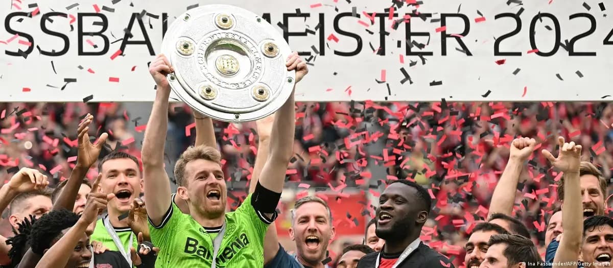 باير ليفركوزن المتوج بطلا للدوري الألماني قد يعفى من لائحة الملكية. (الفرنسية)