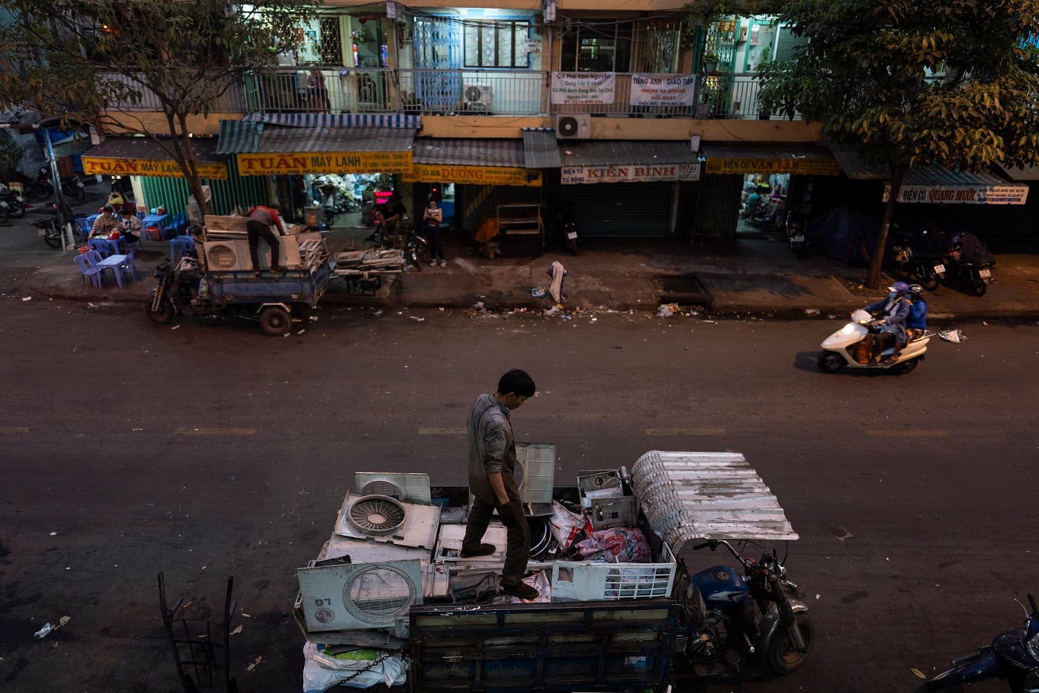 عمليات إنعاش متواضعة تدفع ملايين الأجهزة الإلكترونية إلى مدافن التقنية