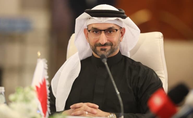 وزير الصناعة والتجارة البحريني عبدالله فخرو. المصدر: وكالة الأنباء البحرينية