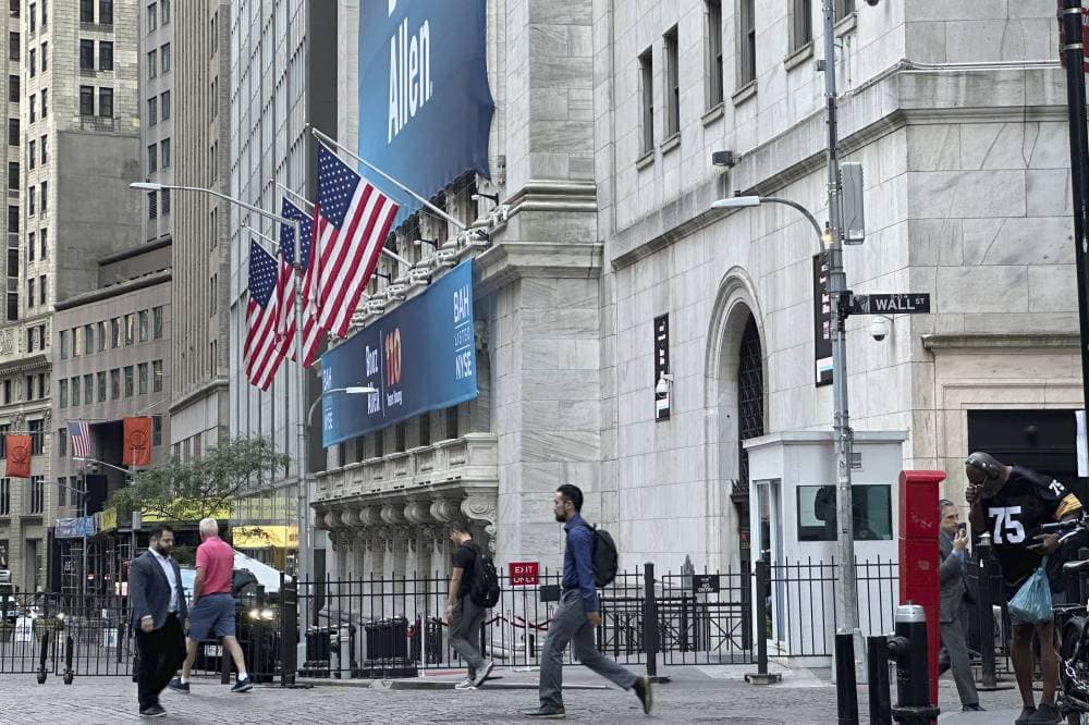 صعد المؤشر ستاندرد آند بورز 500 بواقع 5.61 نقطة، أو 0.10 % خلال تعاملات اليوم. "أ.ب"