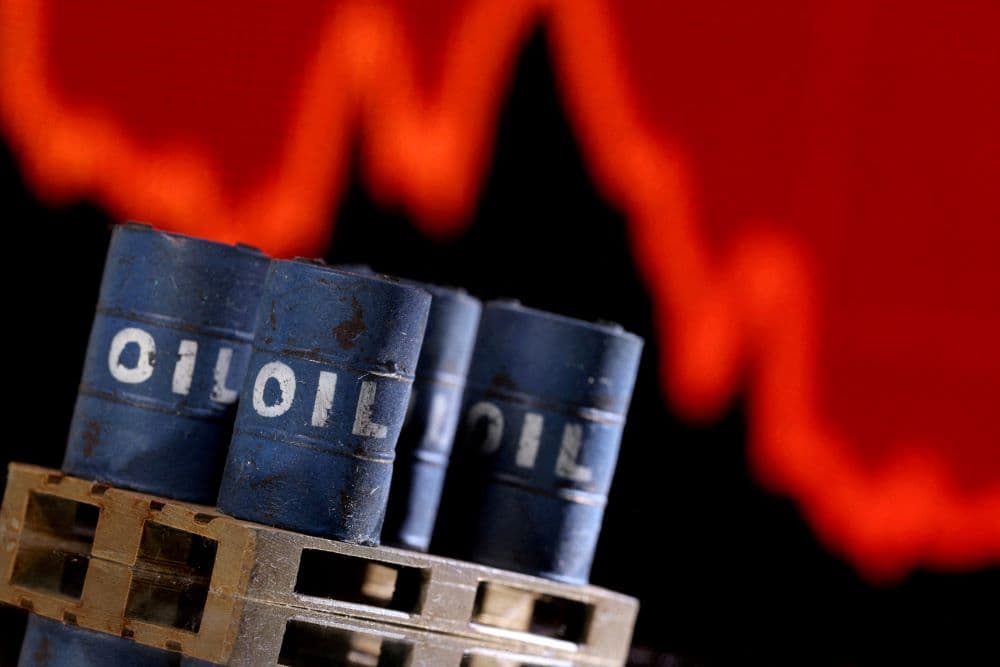 تزايد عدم اليقين والمضاربة، سيبقي التقلبات مرتفعة في السوق. المصدر: رويترز