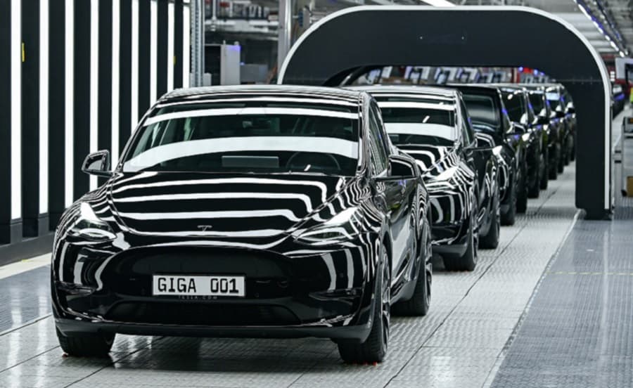 ماسك : تسلا لن تدشن أحدث نسخ السيارة الكهربائية "واي" هذا العام