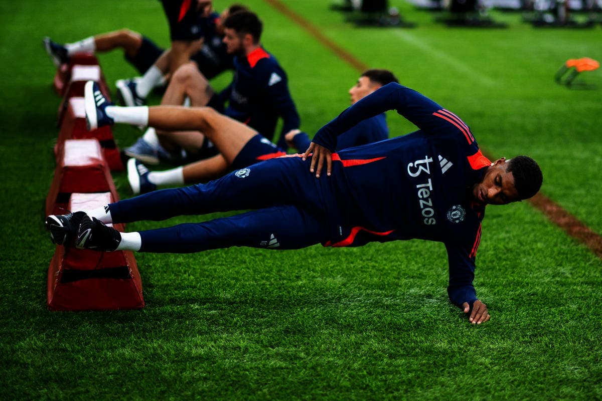 جانب من تدريب فريق مانشستر يونايتد لكرة القدم. «مانشستر يونايتد»