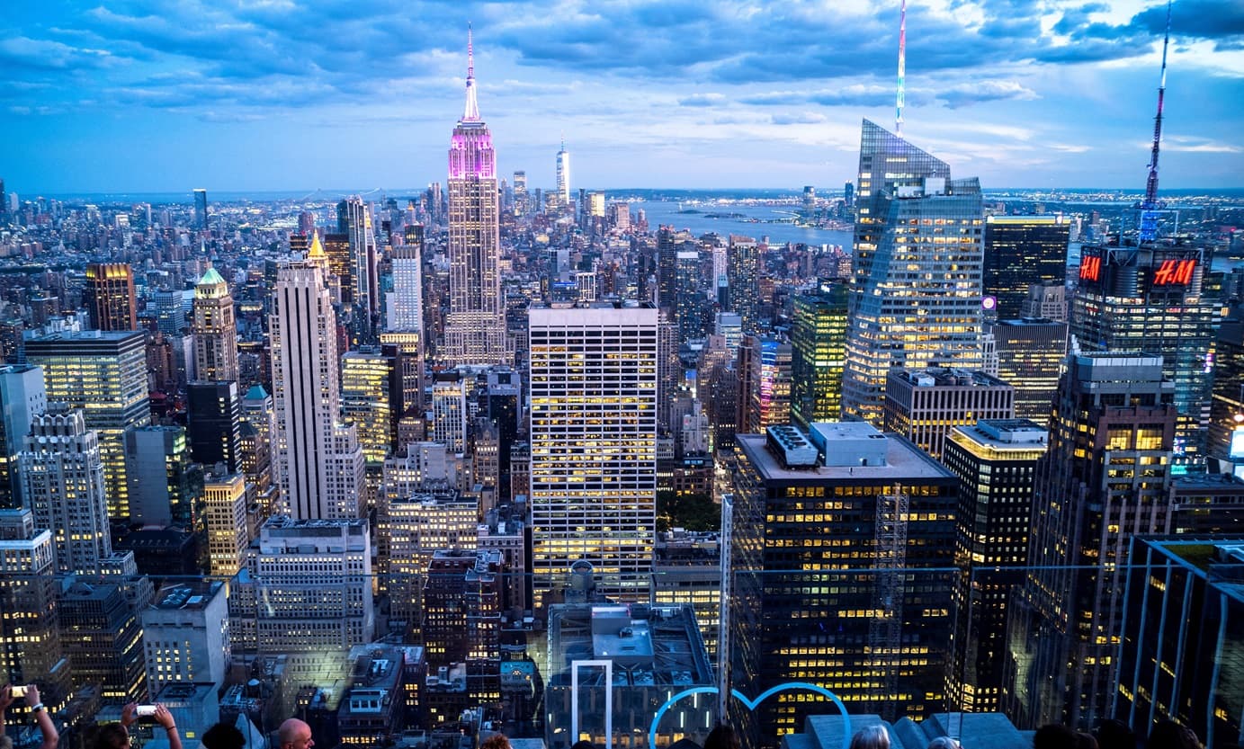 إرث ثقيل للجائحة.. مستثمرون يقتنصون العقارات التجارية بالأسعار الرخيصة