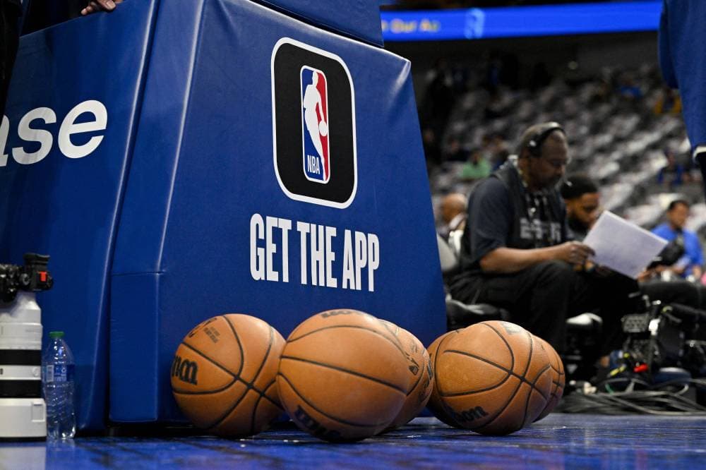  اتفاقيات ستمتد لمدة 11 موسما مقابل 76 مليار دولار لرعاية NBA. رويترز