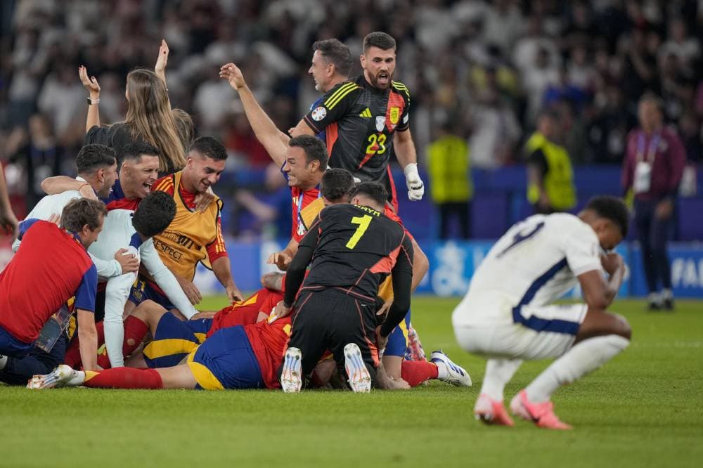 المنتخب الإسباني يتغلب على إنجلترا ويتوج بطلا لكأس أمم أوروبا. (أ ب)
