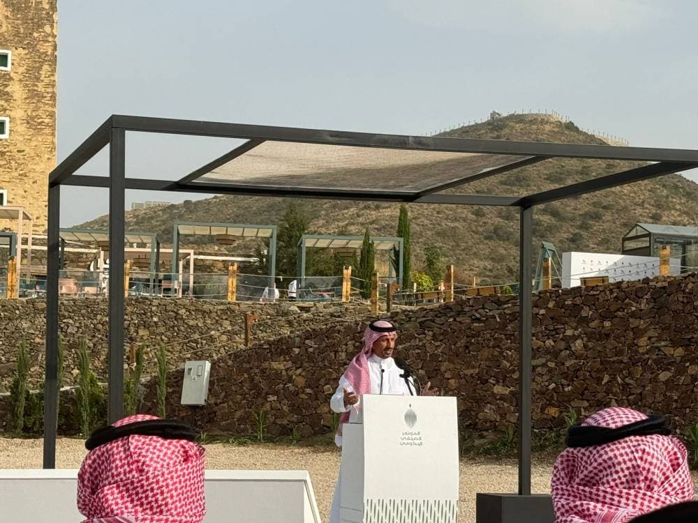 أحمد الخطيب خلال مؤتمر صحافي في عسير لإعلان تفاصيل موسم صيف السعودية 2024.