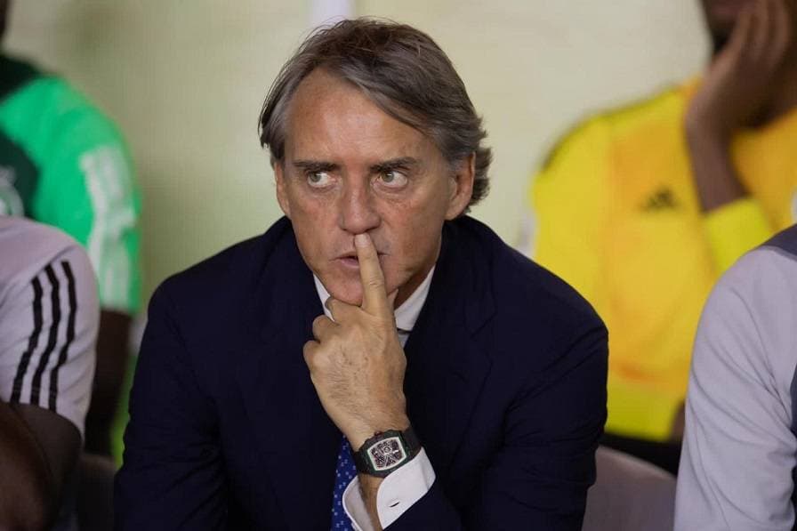 الإيطالي مانشيني مدرب المنتخب السعودي لكرة القدم.