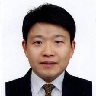 سونغ كوان لي، المستشار التجاري في سفارة كوريا الجنوبية في الرياض