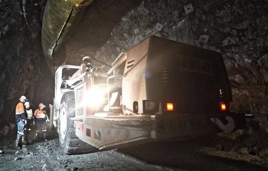 تعمل السعودية على تعزيز قطاع التعدين الذي يقدر حجمه في باطن الأرض بـ2.5 تريليون دولار. المصدر: واس