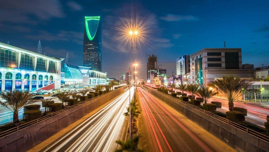 مديرو الأصول "يعيدون حساباتهم" لجذب تريليونات الشرق الأوسط
