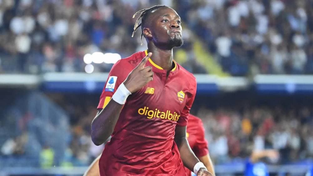 يمتلك روما عقد النجم الإنجليزي من أصل نيجيري (26 عاما) حتى يونيو 2026.