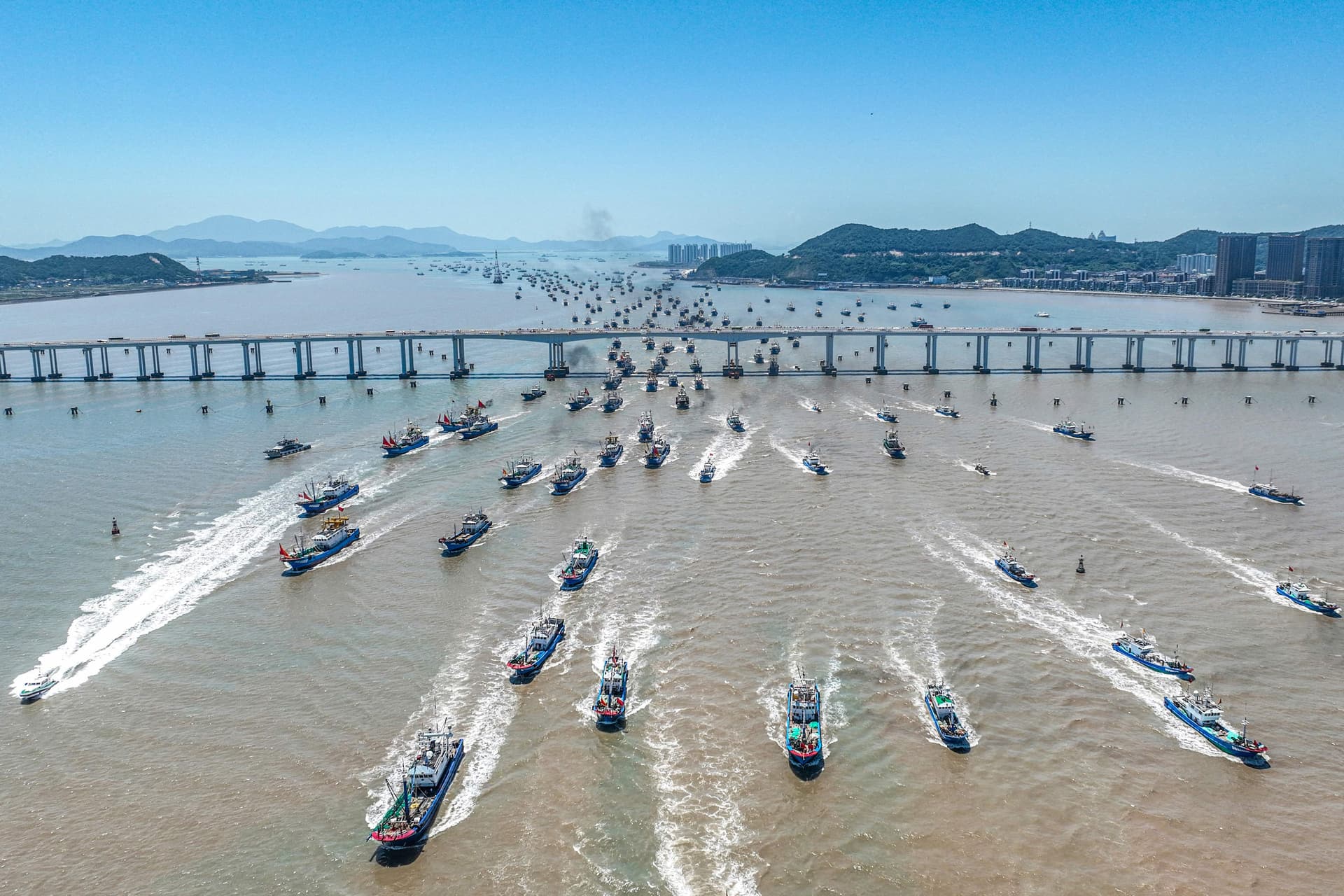 الصيد في بحر الصين الشرقي